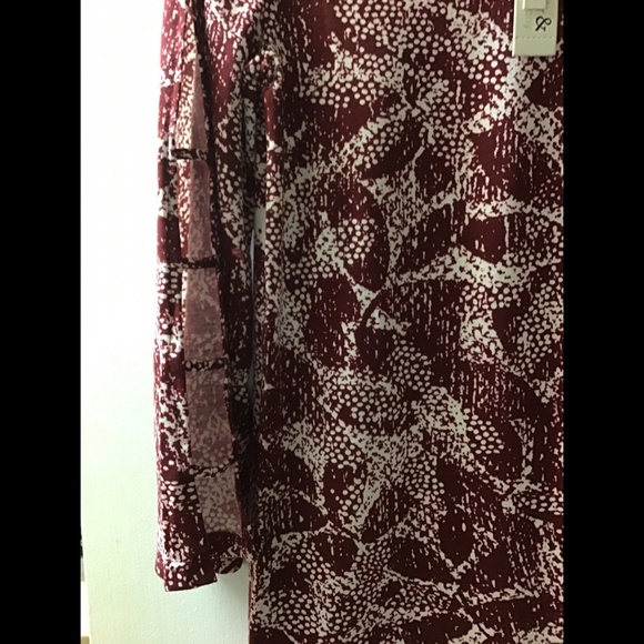 🌟DKR Lattice Sleeve V-Neck Top - Picture 4 of 6